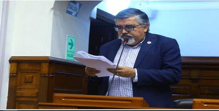 Congreso aprueba ley para fortalecer la unidad familiar de los docentes